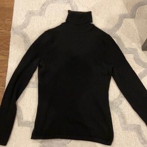 Black XS Lord and Taylor cashmere turtleneck